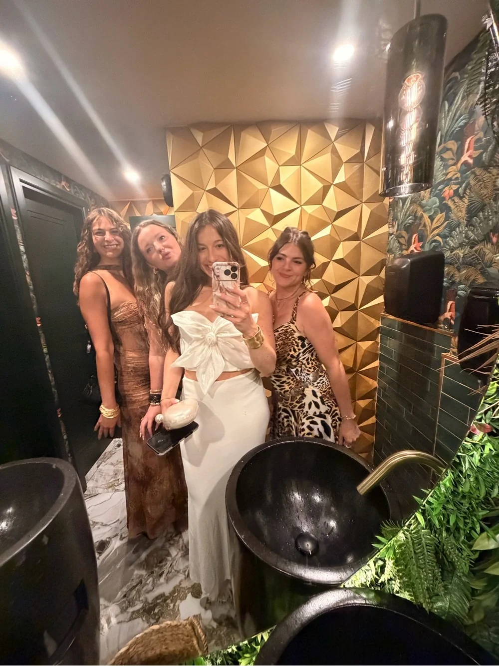 Selfie Leslie White maxi skirt